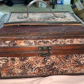Penny Pinchers - Beautiful chest for $8. - Youngstown, Ohio Penny Pinchers - Beautiful chest for $8. - Youngstown, Ohio