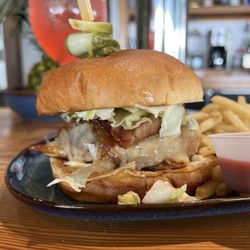 Wobbly Canoe - Grilled chicken burger
