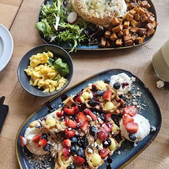 Caribou Gourmand - Blueberry and Lemon Waffle Duo and the BBLTO - Breakfast & Brunch Near Me - Montreal, Quebec
