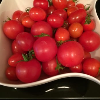 Downtown Farmers' Market - Cherry / grape tomatoes. 1.00 each small basket - Farmers Market Near Me - Syracuse, New York