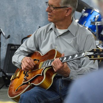 Showcase Music Institute - John Epp teaching one of his monthly guitar workshops. - Musical Instruments & Teachers Near Me - San Jose, California Showcase Music Institute - John Epp teaching one of his monthly guitar workshops. - Musical Instruments & Teachers Near Me - San Jose, California
