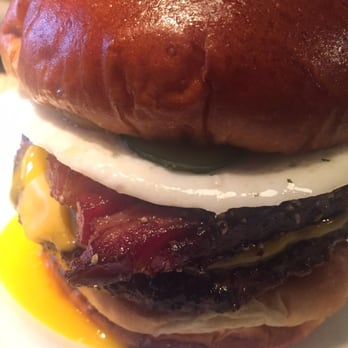 Au Cheval - The love of my life - Bars Near Me - Chicago, Illinois