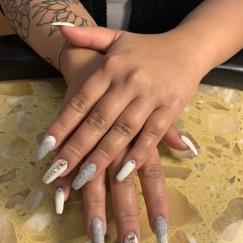 Lucky Nails - Nail Salons Near Me - Bay Point, California