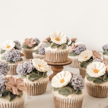 Connor’s Craft Cakes - cupcakes decorated with flowers - Custom Cakes Near Me Connor’s Craft Cakes - cupcakes decorated with flowers - Custom Cakes Near Me