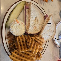 Corned beef sandwich with waffle fries
