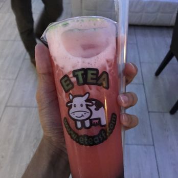 E Tea - Strawberry Yakult Fruit Tea - Bubble Tea Near Me - Sacramento, California