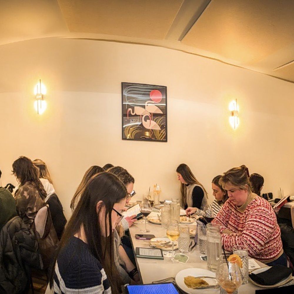 Artis - Dining room - Wine Bars Near Me - Lakewood, Ohio