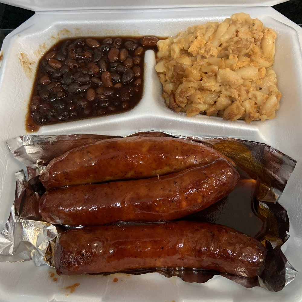 Hot links, Mac n cheese, and baked beans. Hot links, Mac n cheese, and baked beans.