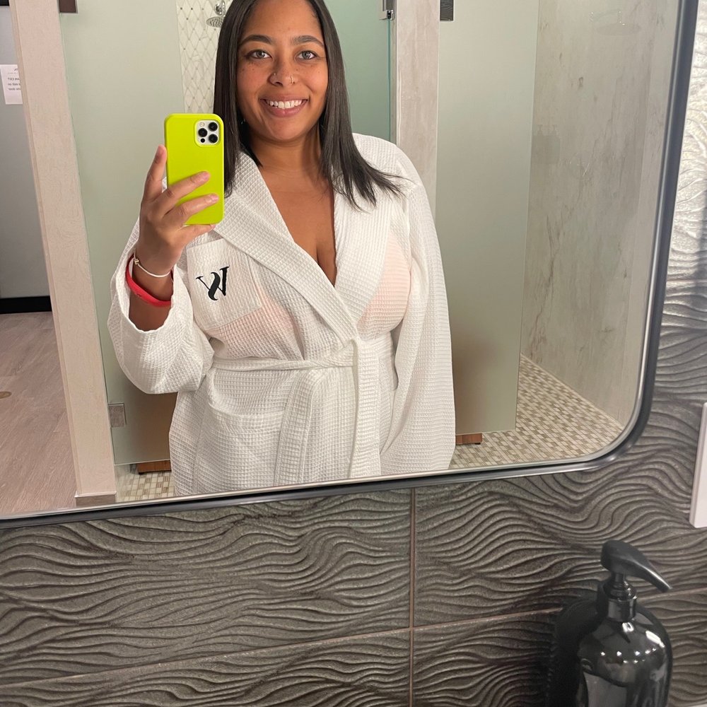 World Spa - Women's locker room - Day Spas Near Me - Brooklyn, New York
