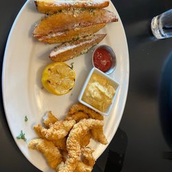 Rob Dob's Restaurant & Bar - Catfish strips with potato wedges