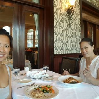 LouCas - Italian Near Me - Edison, New Jersey