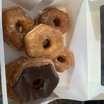 Shoppers Food - Cronuts - Grocery Near Me - Alexandria, Virginia