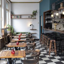 Bar d'Henri - Image by Sarah Blee