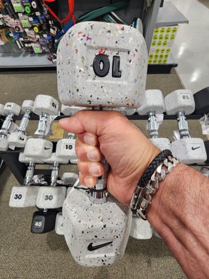 DICK'S Sporting Goods by null