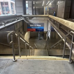 Metrolink 8th & Pine Station