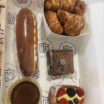 Paris Baguette - Garlic knots, brownie, berry croffle, tiramisu tart, bread and butter - celebrating Tuesday - Bakeries Near Me - Pearland, Texas Paris Baguette - Garlic knots, brownie, berry croffle, tiramisu tart, bread and butter - celebrating Tuesday - Bakeries Near Me - Pearland, Texas