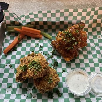 Elle Dallas - Dive Bars Near Me - Dallas, Texas
