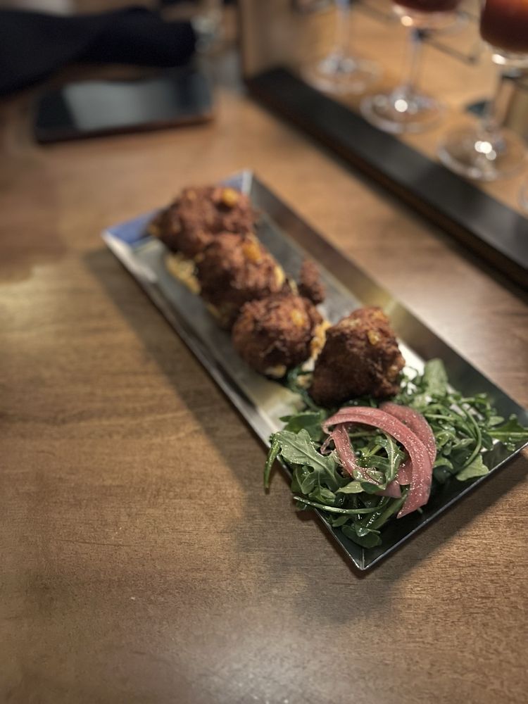 RUNAWAY WHISKEY & WINE Updated May 2024 69 Photos & 11 Reviews