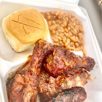Joes Backyard Bbq Lunchwagon - Chicken, link, beans, roll. - Food Trucks Near Me - Aiea, Hawaii