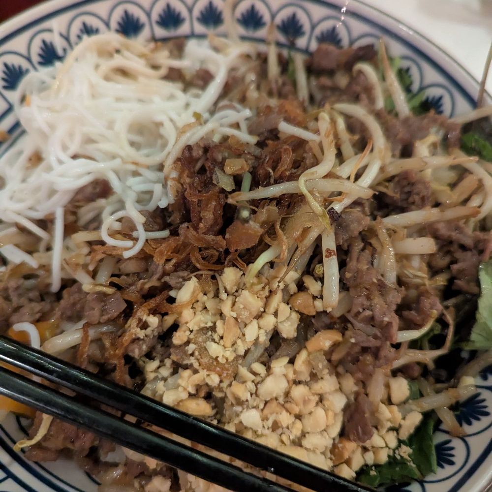 Electric Piggy BBQ - Satay beef vermicelli - Barbeque Near Me - Markham, Ontario Electric Piggy BBQ - Satay beef vermicelli - Barbeque Near Me - Markham, Ontario