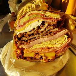 Tortas Gigantes La Villa - Their house specialty is huge !!!