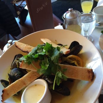 Sonsie - Mussels. Kind of crappy. - New American Near Me - Boston, Massachusetts