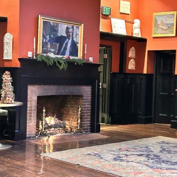 Providence Art Club - Main bar area - Art Galleries Near Me - Providence, Rhode Island