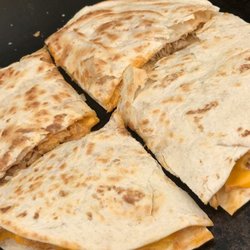 Los Burritos de Meche - Quesadillas!!!