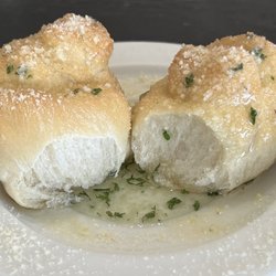 Rollatini Restaurant - Garlic knots