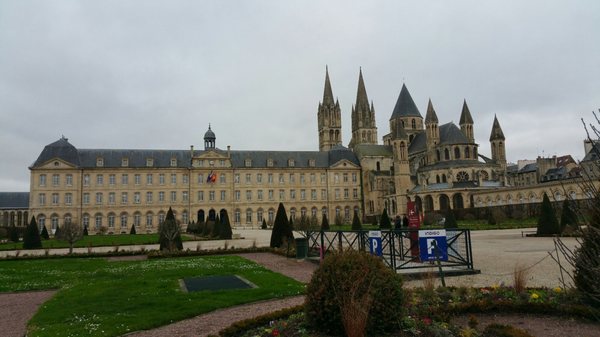 Abbaye-aux-Hommes by null