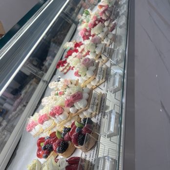 Crumbles Patisserie - Beautiful desserts - Desserts Near Me - Glendale, California