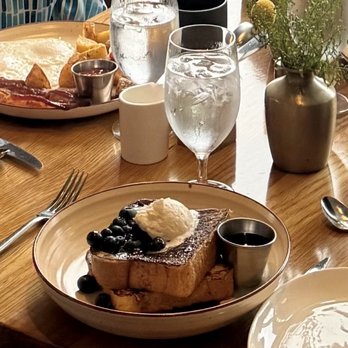 Limewood Bar & Restaurant - Best French toast ever! - New American Near Me - Berkeley, California