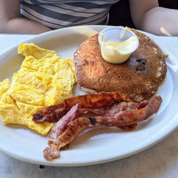 Frost Diner - Blueberry pancakes, bacon, and eggs - Diners Near Me - Warrenton, Virginia