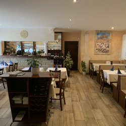 Restaurant To Tzaki - Restaurant To Tzaki