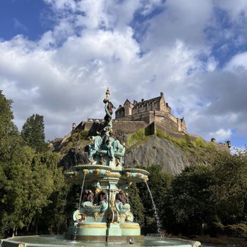 Princes Street Gardens - Parks Near Me - Edinburgh, EDH