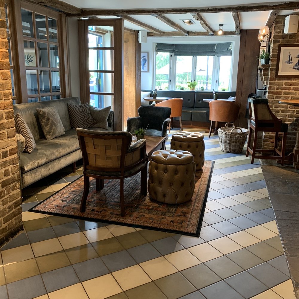 Coy Carp - Inside seating area - Pubs Near Me - Harefield, XGL