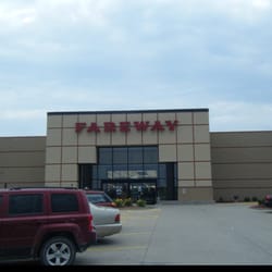 Fareway - Front of store