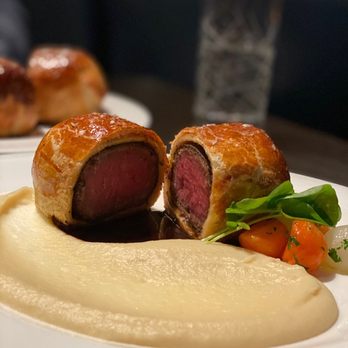 Gordon Ramsay Hell's Kitchen - Beef Wellington - Steakhouses Near Me - Stateline, Nevada