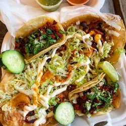 El Huarache Veloz - Huarache and tacos