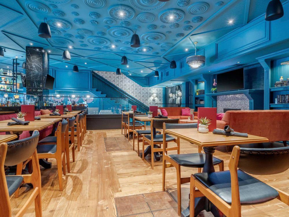 pub image