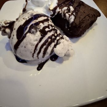 Surf N' Turf Bistro - Brownie ala mode - Wine Bars Near Me - St Thomas, Virgin Islands
