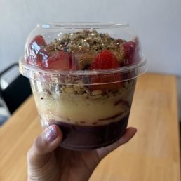 medium açaí bowl medium açaí bowl