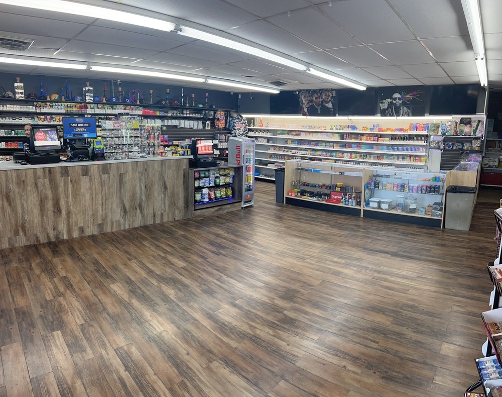 VAPE & BREW Updated September 2024 21 Photos 810 E Grover St