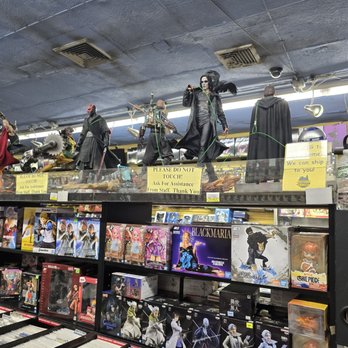 Midtown Comics - statues - Comic Books Near Me - New York, New York