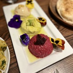 Al Hawr - Hummus Sampler