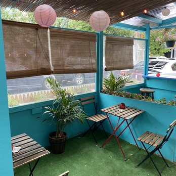 Surf Bar Seafood Restaurant & Grill - Seating - Seafood Near Me - Brooklyn, New York