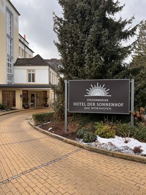 Steigenberger Hotel Der Sonnenhof by null
