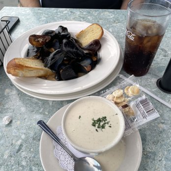 Boardwalk Cafe & Pub - Mussels - Seafood Near Me - Hampton, New Hampshire