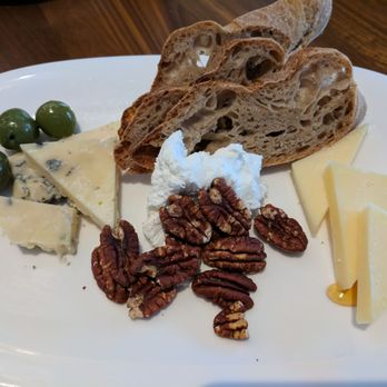 The Café Carnegie - Local cheese plate - New American Near Me - Pittsburgh, Pennsylvania The Café Carnegie - Local cheese plate - New American Near Me - Pittsburgh, Pennsylvania