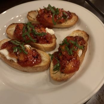 Prosecco - Burrata Appetizer - Italian Near Me - Chicago, Illinois